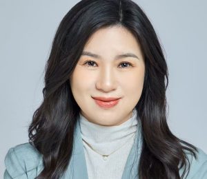 Julia Profile Pic